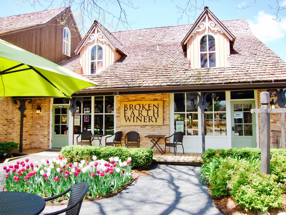 broken earth winery long grove photos